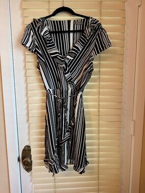 Oasis fluttery summer dress